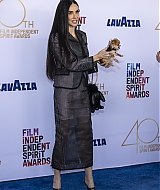 437.jpg