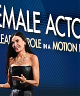 573.jpg